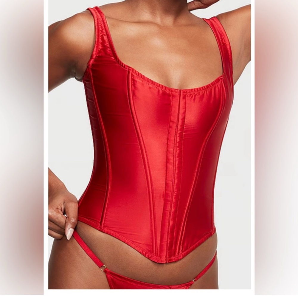 VICTORIA’S SECRET CLASSIC SILK CORSET SET - size M-DD corset, size m g-string